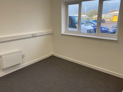 Unit 18, Estuary Court, Newport, Industrial To Let - 18 Estuary Int pic 2.jpg