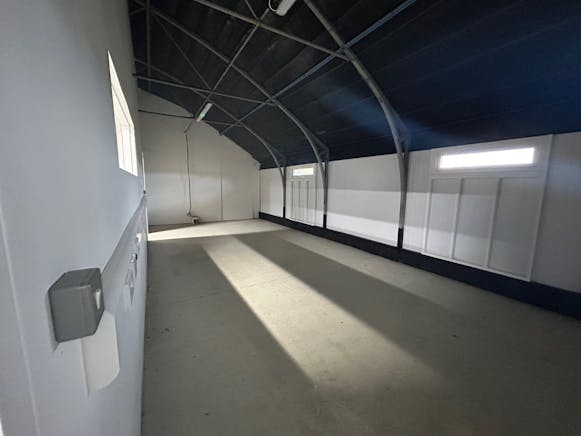 Stokes Farm, Wokingham, Offices To Let - 7.jpg