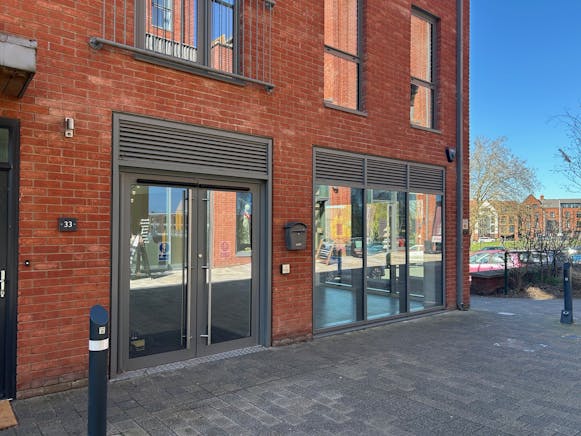 Unit 10, Elms Walk, Wokingham, Retail To Let - 3.jpg