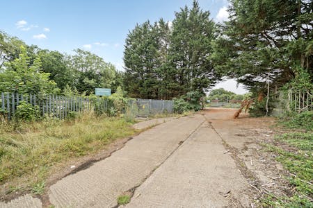 Former Meals On Wheels Depot, South Ockendon, Open Storage For Sale - 132866286880cd2f6aab5.JPG