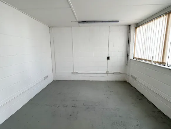 Unit 9c Britannia Estate, Leagrave Road, Luton, Industrial To Let - a4ae9f6c-e9fe-43be-8a39-a0abb1440a66.jpg