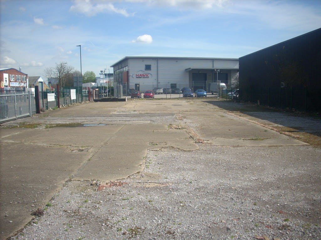 Yard At Blackthorne Road, Slough, Other / Industrial To Let - DSCN4926.JPG