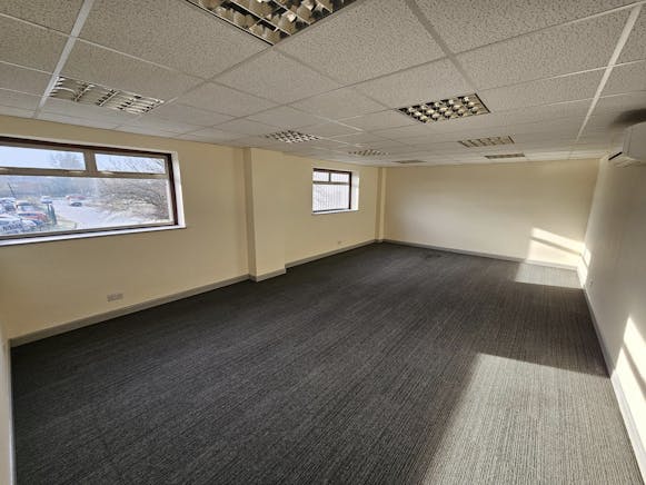 Unit 13A, Evesham To Let - 20250110_112246.jpg