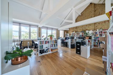 Unit 11, Shepperton House, London, Offices Lease Assignment - 1312080768529eeed5096ARW1.jpg - More details and enquiries about this property