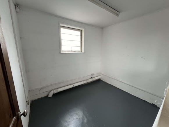 Unit 13, Bristol, Industrial To Let - IMG_7296.jpg
