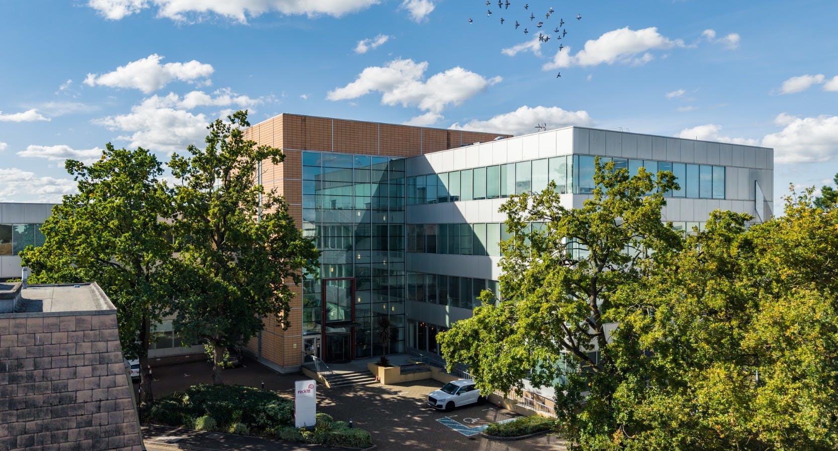 Wellcroft House, Wellcroft Road, Slough To Let - Wellcroft outside.jpg