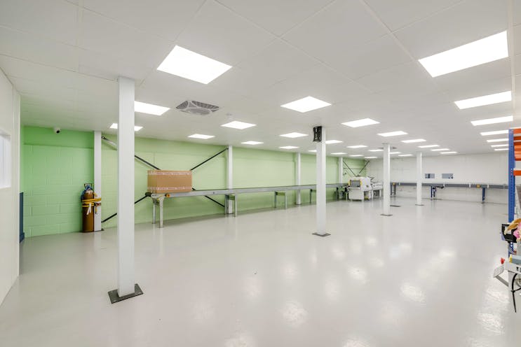 Unit 58 Robert Cort Industrial Estate, Reading, Industrial / Warehouse To Let - Unit 58