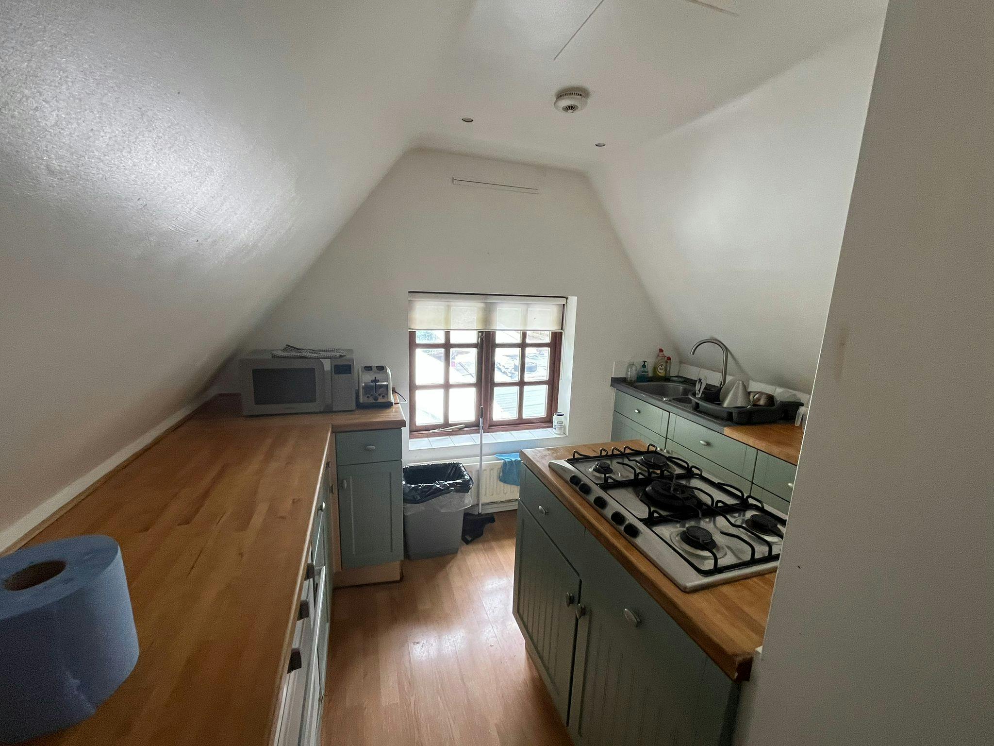 31 High Street, Aylesbury, Retail For Sale - 643c5a26ef064741829f49b3a829a3bb.jpg