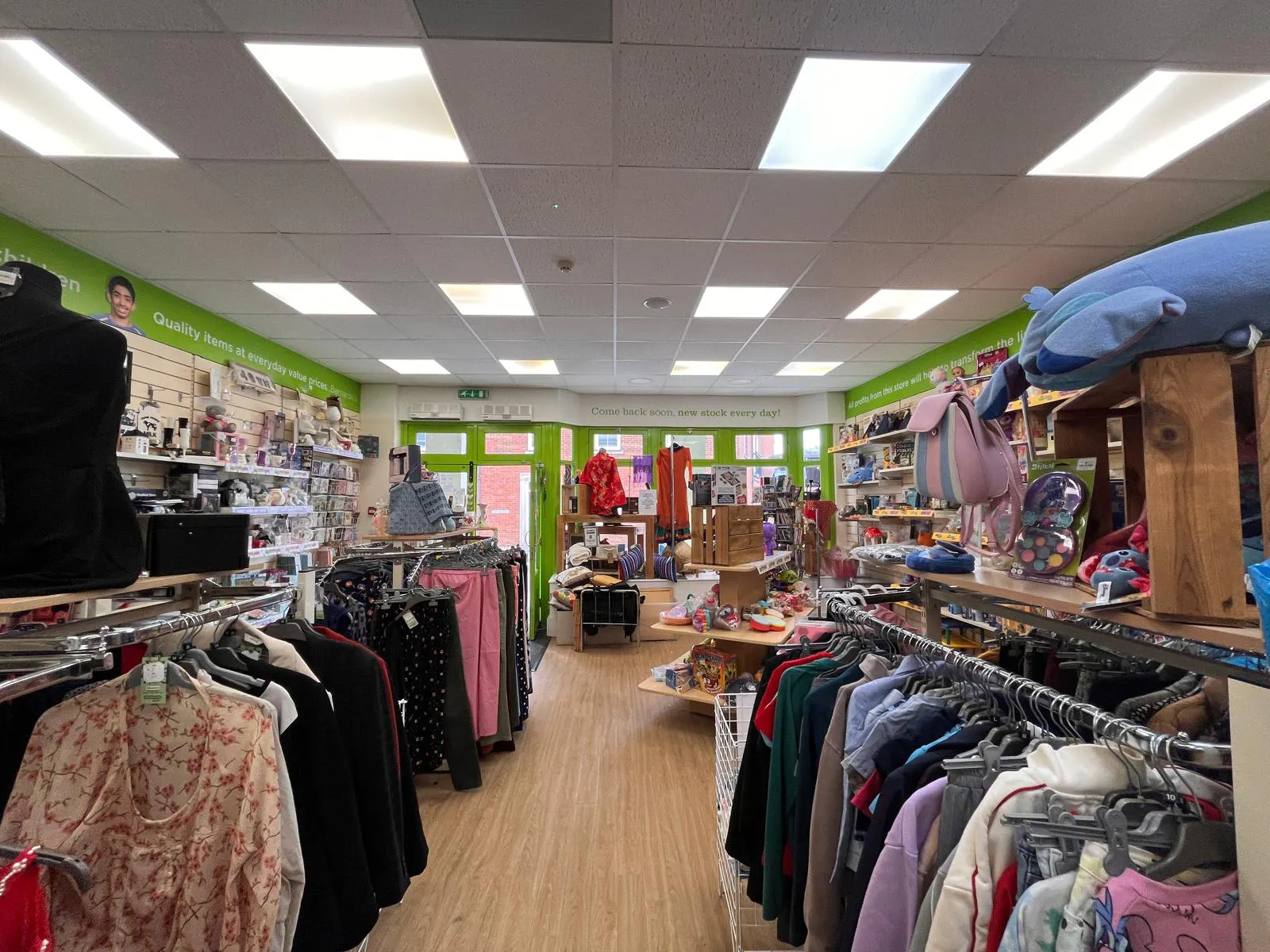 50 Wedgewood Street, Aylesbury, Retail To Let - WhatsAp.jpeg