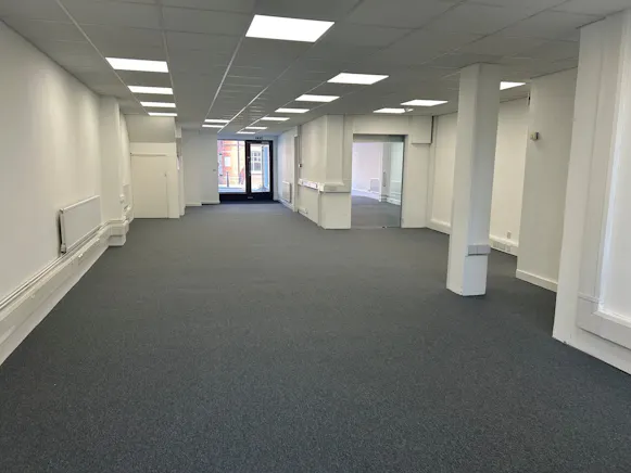 10-12 Denmark Street, Wokingham, Offices / Retail To Let - 16.jpg