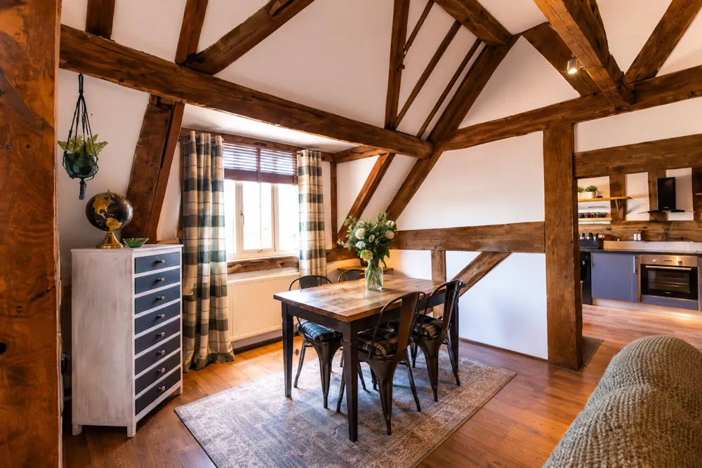 Bailiffs House, High Street - p4.jpg