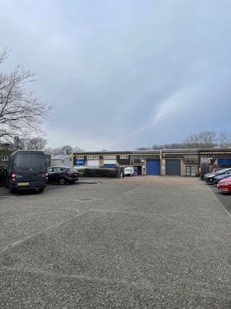 Unit 13, 35 Ivanhoe Road, Wokingham, Industrial To Let - IMG_6778.jpg