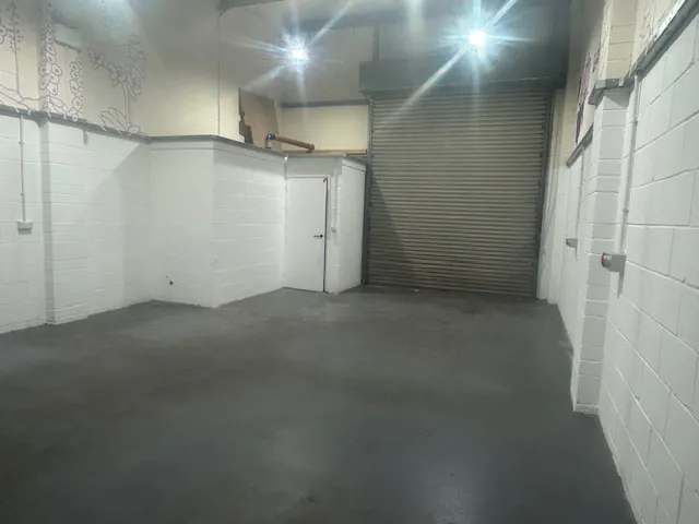 Unit 18, Bumpers Enterprise Centre, Chippenham, Industrial To Let - Interior - rear to front.jpg