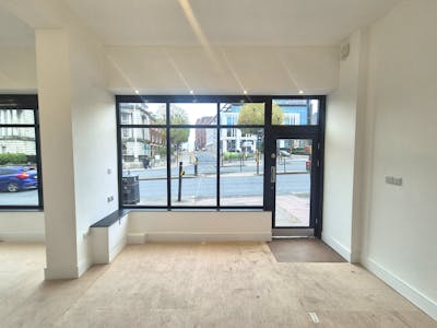 88-90 Wellington Road South, Stockport, Retail To Let - 20251110_124837.jpg