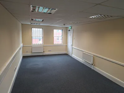 8 Centre Court, Halesowen, Office To Let - 20260902_134120.jpg