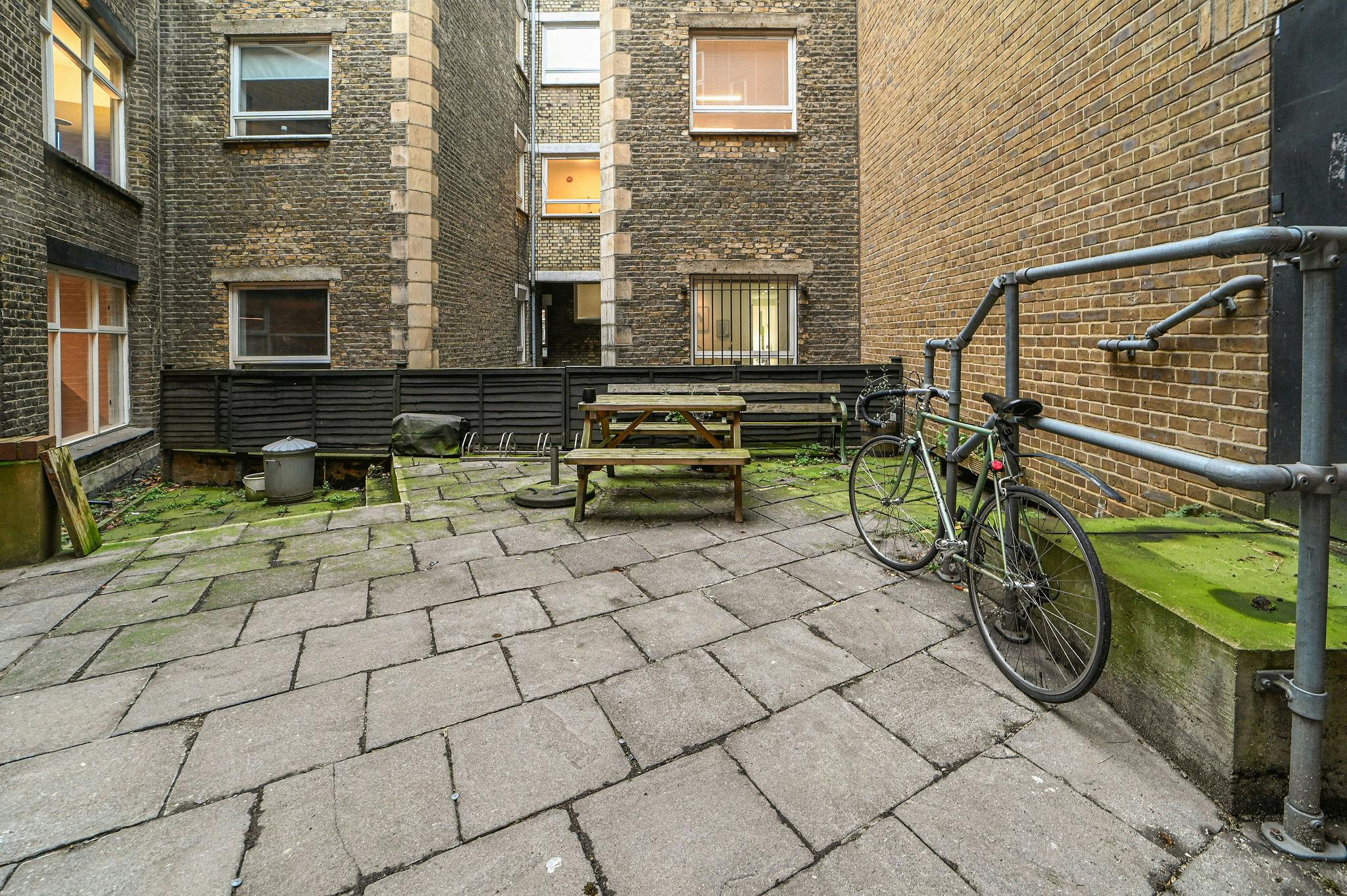 17A Clerkenwell Green <span>EC1R</span>