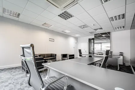Suite 16 2 Station Court, London, Office To Let - Station Crt U16 - Low Res 3.jpg