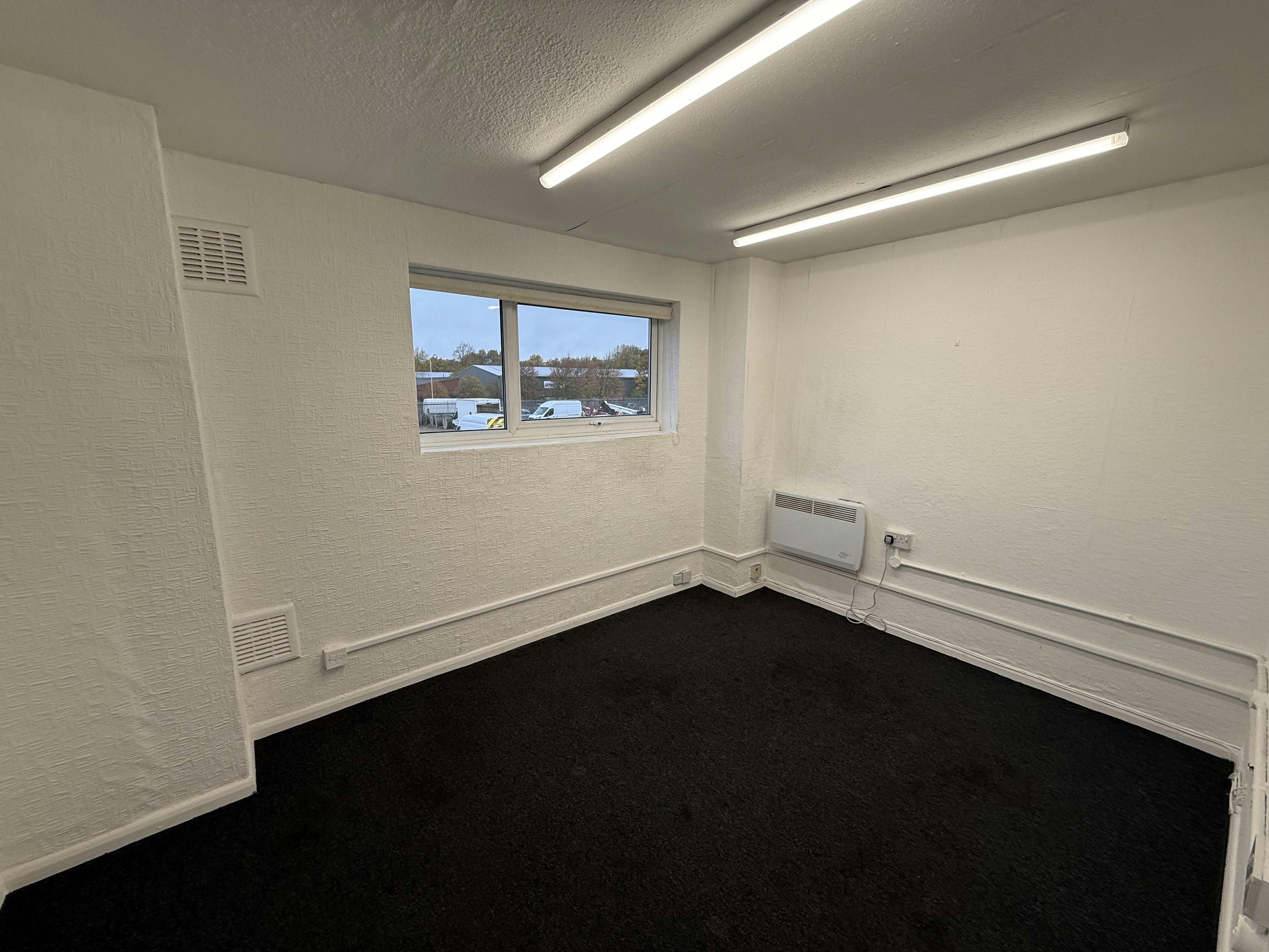 Units 1, 2 & 5, Lion Square Business Park, Peterborough, Industrial To Let - Unit 5 1st Floor Office