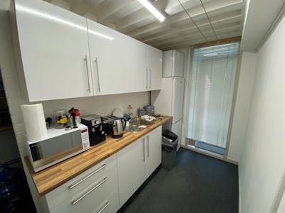 Unit B 100 Cecil Street, Watford, Office To Let - 03.jpg