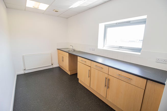 Apex Point, 49-53 Standard Road, Park Royal, Industrial / Warehouse To Let - 10.jpg