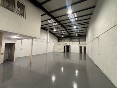 Thames Trading Estate, Manchester, Industrial/Logistics To Let - IMG_67489.jpg