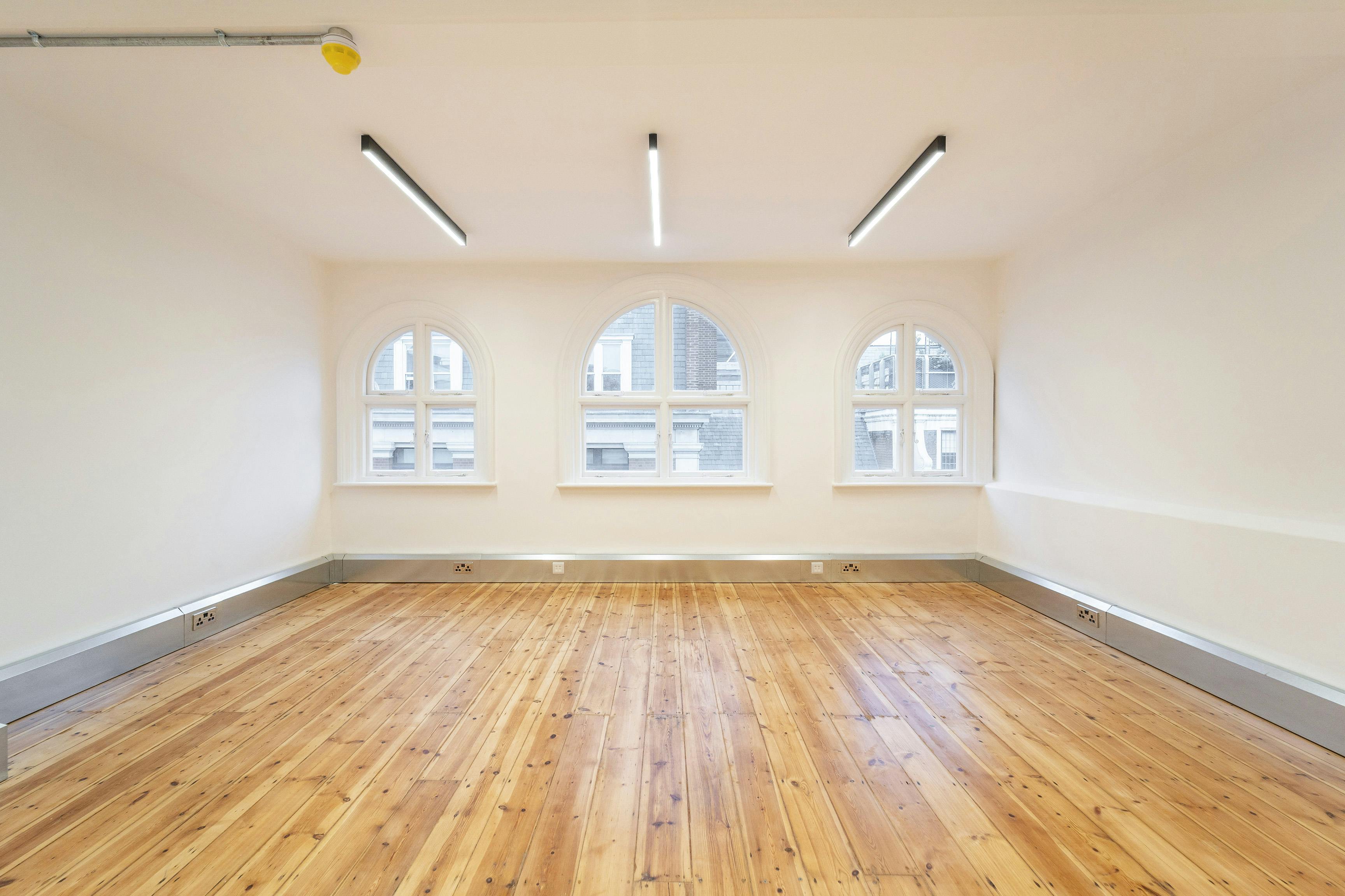 Office (E Class) – 177 Wardour Street - hall 1.jpg