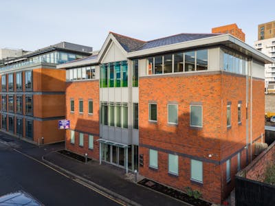 6 Bell Street, Maidenhead, Office To Let - 6 Bell Stexternals2.jpg