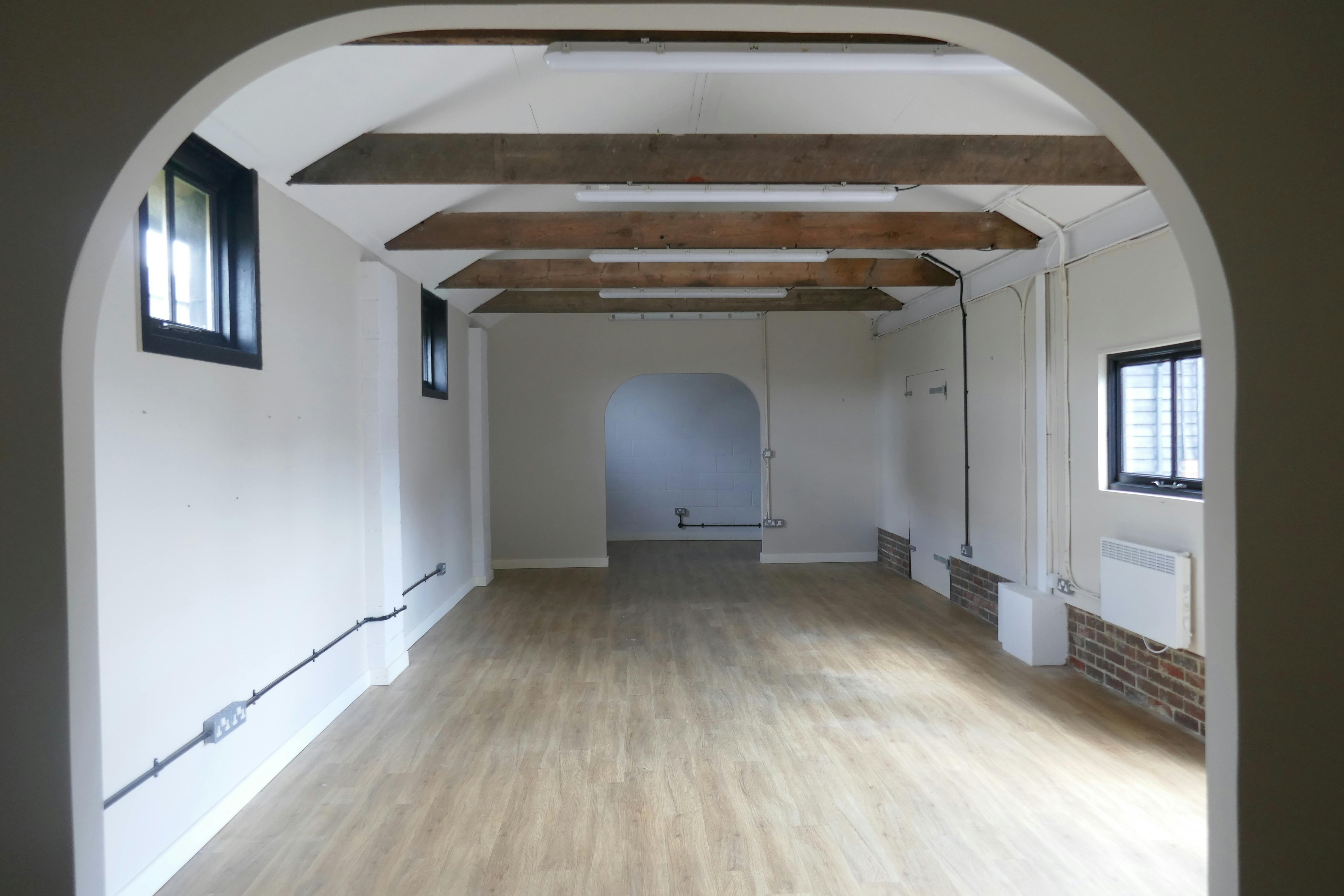 Units 4 & 5, Crumps Farm, Sawbridgeworth, Offices / Other To Let - P1020935.JPG