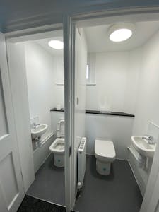 152 Camden High Street, London, Office To Let - IMG_2691.jpg