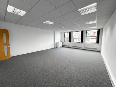 North Lane House, Headingley, Leeds, Office To Let - IMG_2913 copie.jpg