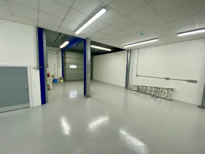 Unit 16 The Bell Centre, Crawley, Industrial / Warehouse To Let - IMG_0199.jpeg