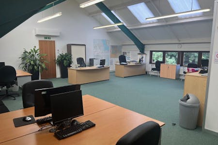 6 Peerglow Centre, Ware, Office To Let - 3.jpg