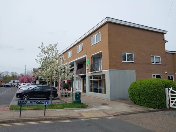 65 Chobham Road, Sunningdale, Retail To Let - IMG-20260410-WA0004.jpg