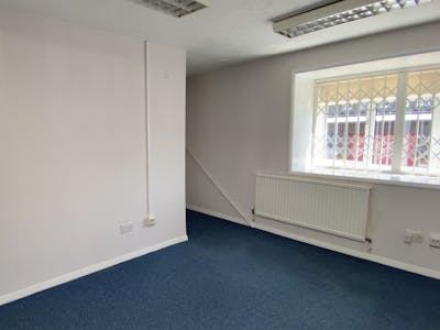 Unit 4, Thames Industrial Estate, Dunstable, Industrial / Industrial/Logistics / Industrial Park / Industrial / Storage / Light Industrial / Office / Retail / Industrial / Warehouse For Sale - Screenshot 20250819 at 123725.jpeg