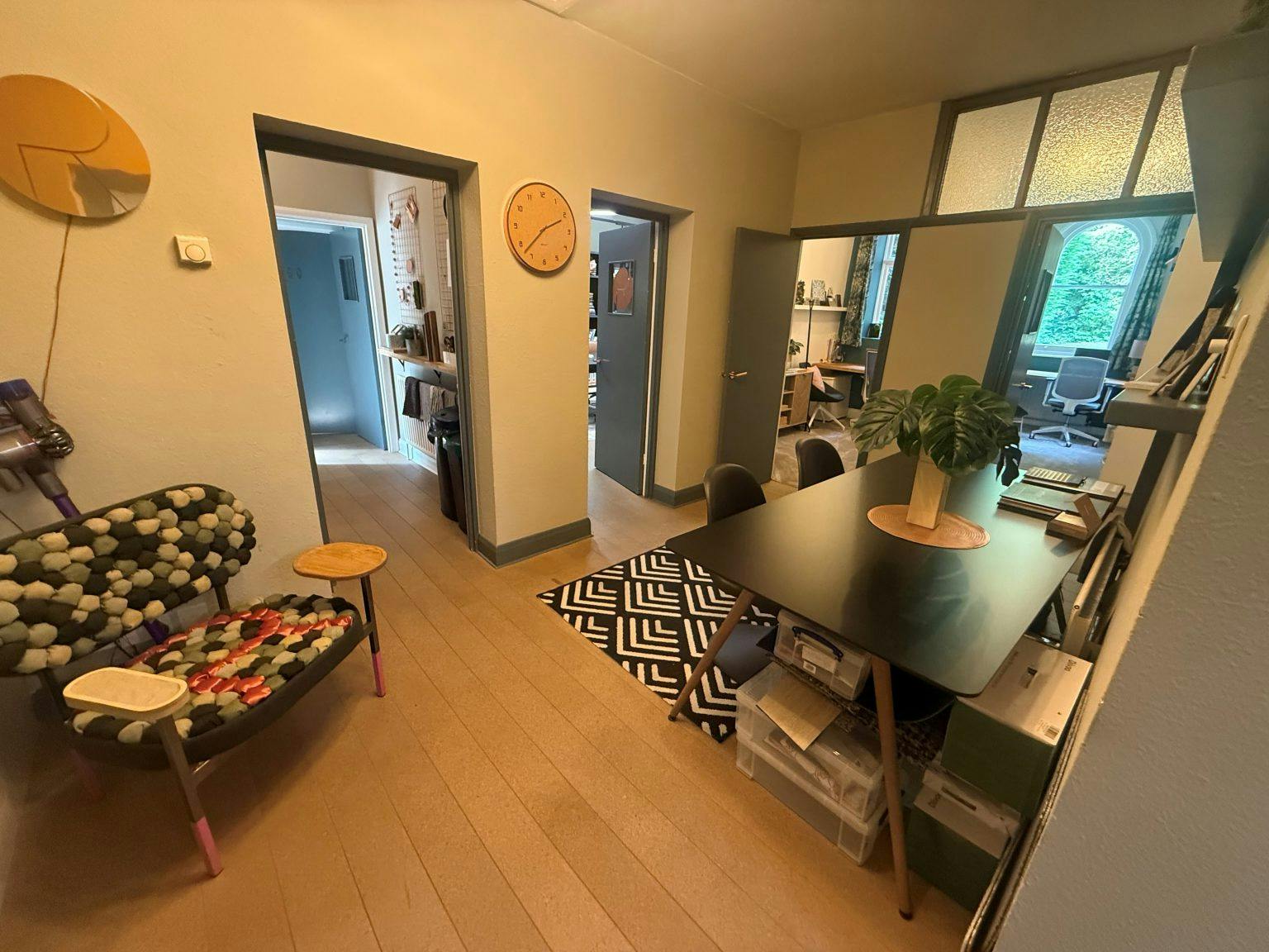 Office in Surbition - photo 2