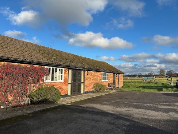 The Coach House & The Shires, Wokingham, Offices To Let - 2.jpg