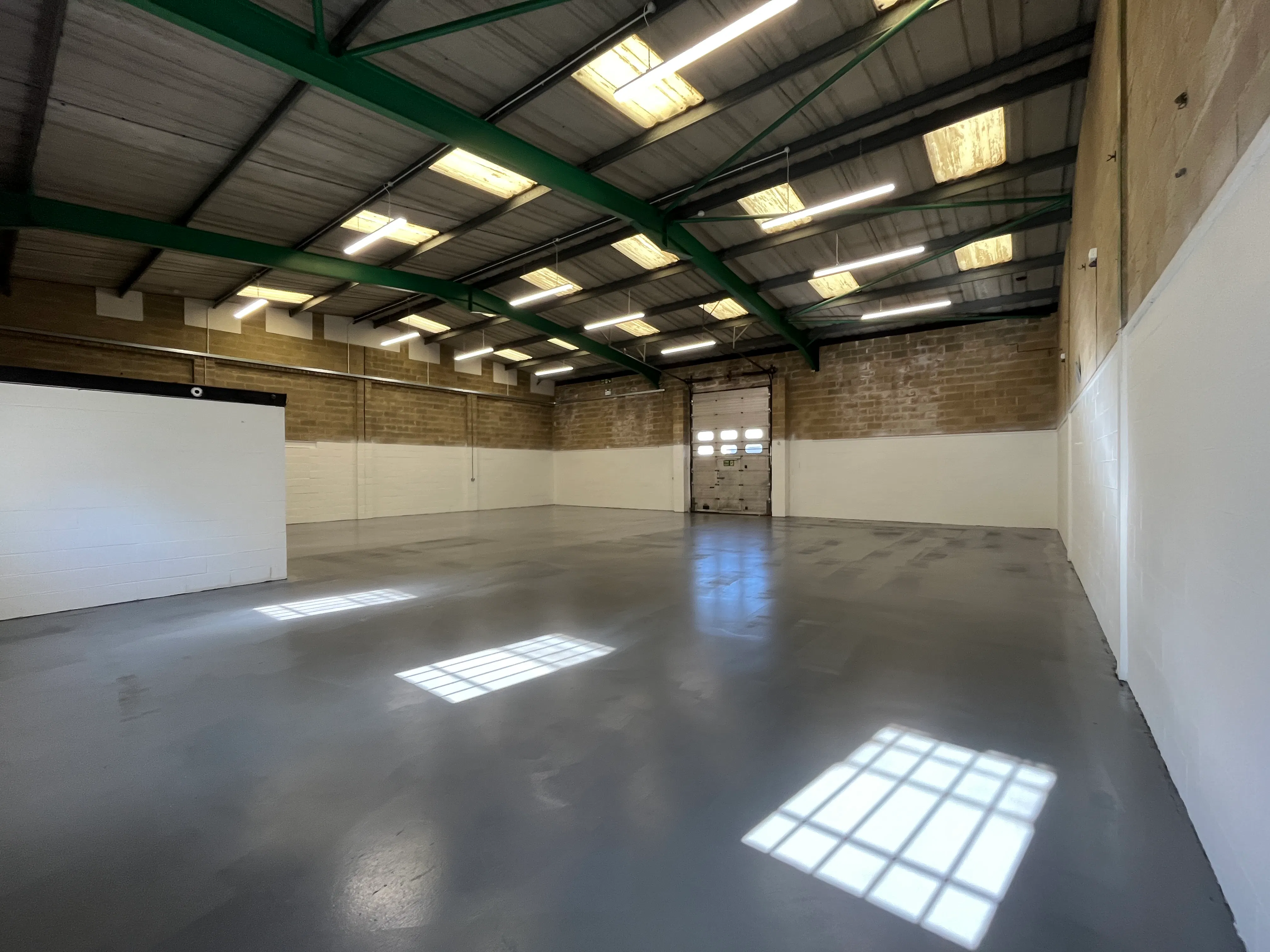 36-38 Rabans Close, Rabans Lane Industrial Area, Aylesbury, Industrial To Let - IMG_9851.JPG