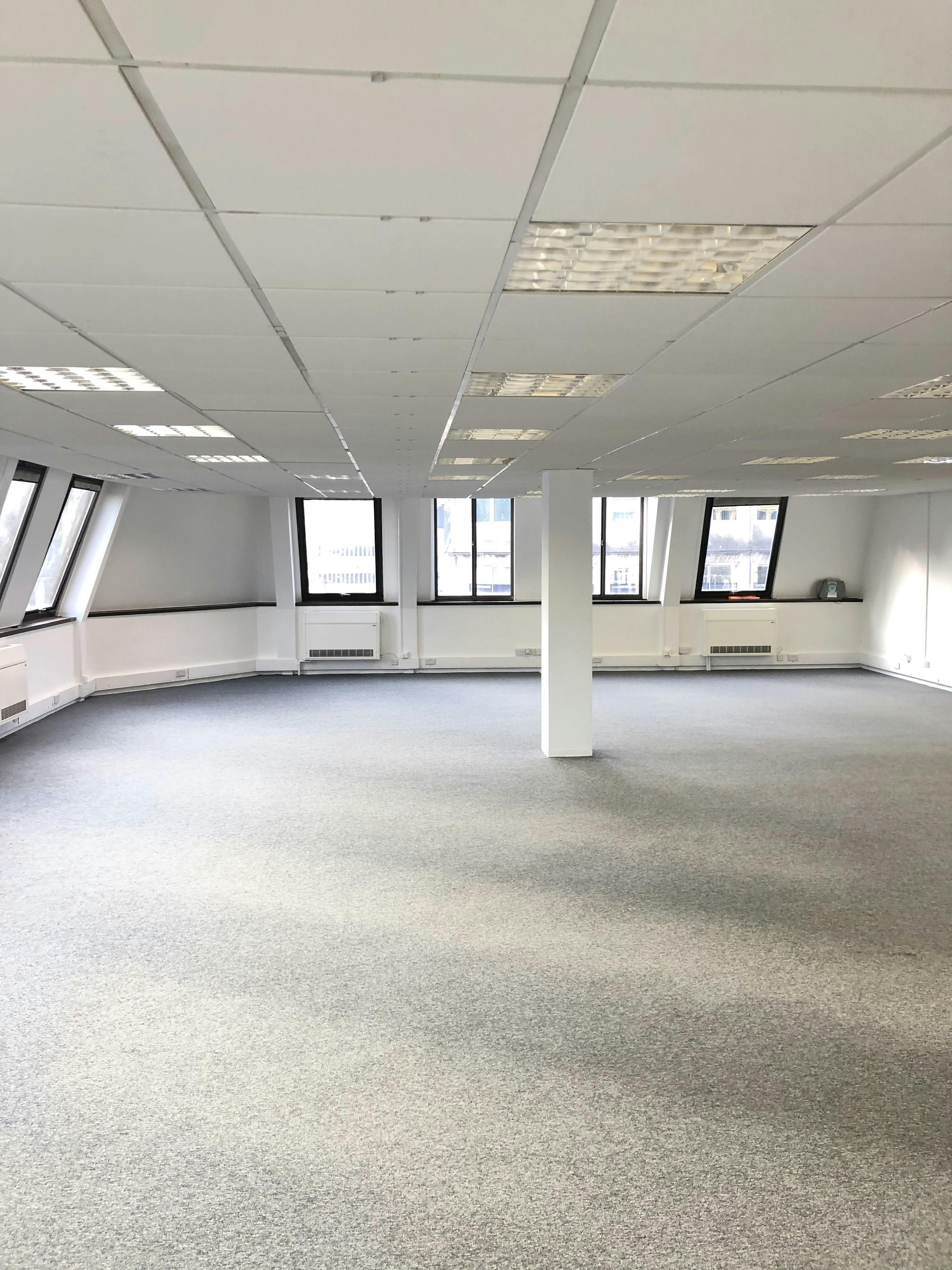 Oliver House, 2nd And 3rd Floor Offices, 16-17 High Street, Cardiff, Office To Let - Photo 3