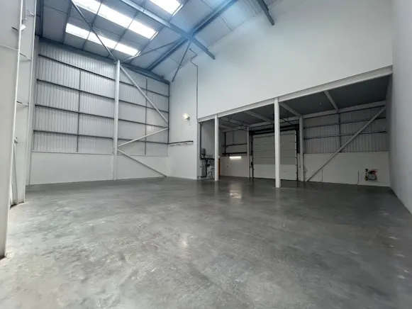 3 Ellesfield Trade Centre, Bracknell, Industrial To Let - 16.jpg