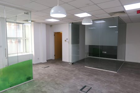 Stanmore Towers, 8-14 Church Road, Stanmore, Office To Let - IMG_1070 B.JPG
