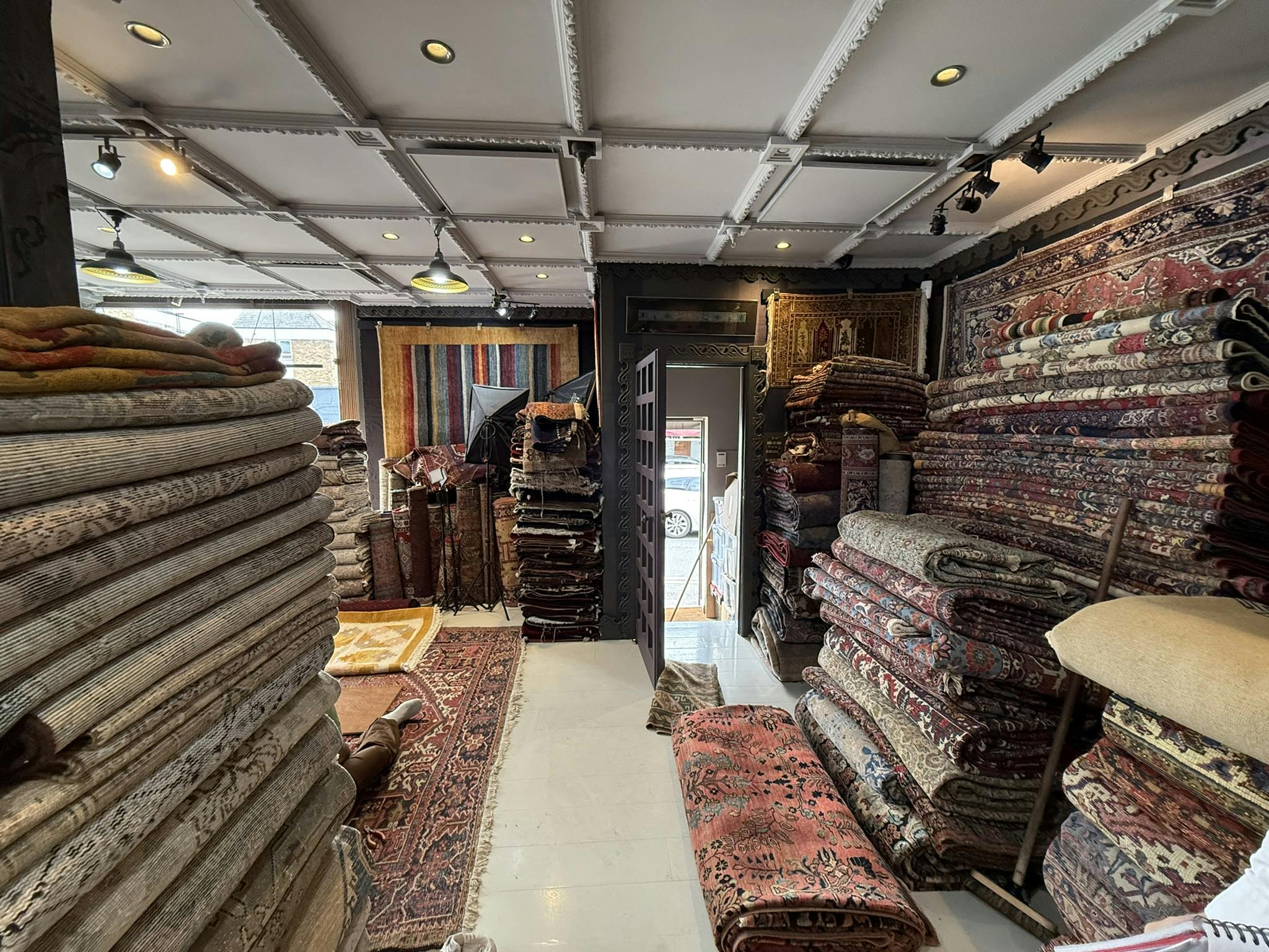 130 Oatlands Drive, Weybridge, Retail For Sale - IMG_3449.JPEG