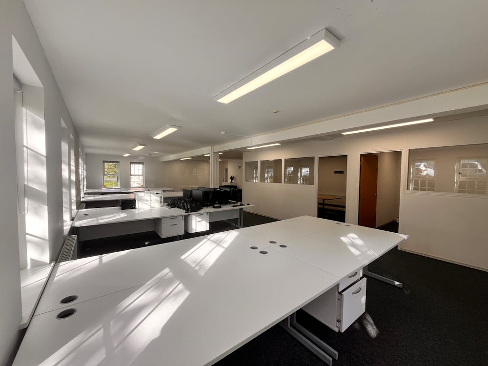 21, Hornbeam Square South, Harrogate, Office To Let - image00032.jpeg