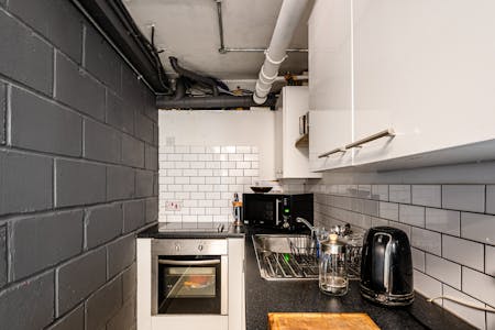 Ground & Lower Ground Floor, 32 Gransden Avenue, London, Office To Let - Gransden Ave 32  3.jpg