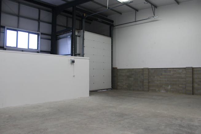 4 Abbey Point, Waltham Abbey, Industrial To Let - IMG_0659.JPG