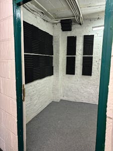 Unit 20, Leighcliff Buildings, Leigh-on-Sea, Leisure / Office / Workshops To Let - IMG_1877.jpeg