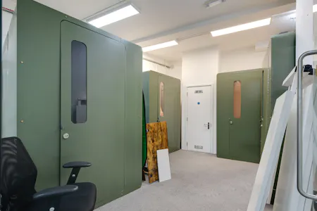 Studio 3, The Courtyard, Willesden, Office To Let - 54562 Hi res (14).jpg
