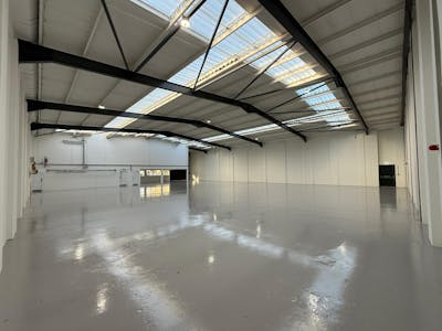 Unit 6, Mitcham, Industrial/Logistics To Let - WhatsApp Image 20241206 at 114327 3.jpeg