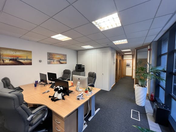 7 Beaufort Court, London, Offices For Sale - Open plan area