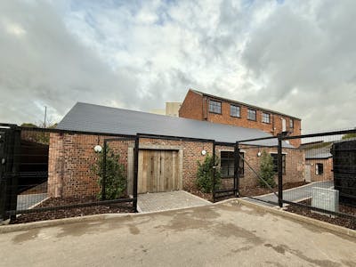 Units at Littleton Street West, Walsall, Office / Retail To Let - Photo 23102025 16 50 59.jpg