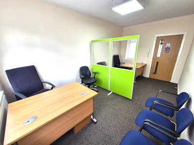 Office 4, Second floor, Rohans House, Stockport, Office To Let - 20250912_125410.jpg